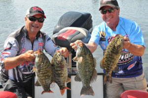 FLW Bass Bob Asumi and Capt. Rich Clarke 01Asumi_1
