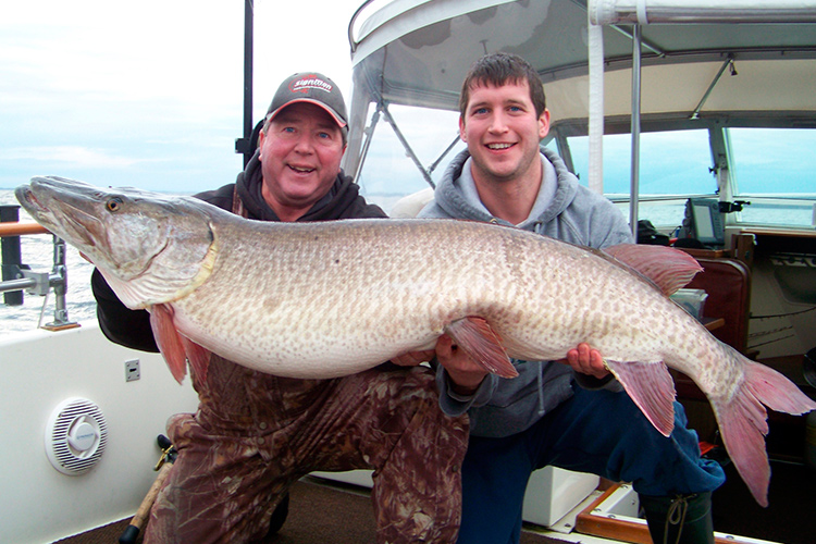 1000 Islands Giant Musky - A Battlefront for Big Fish 